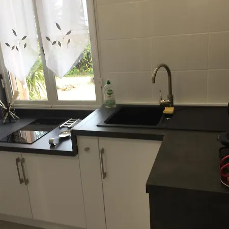 B&B Gite D'Ayran Saint-Quentin-la-Poterie Buitenkant foto